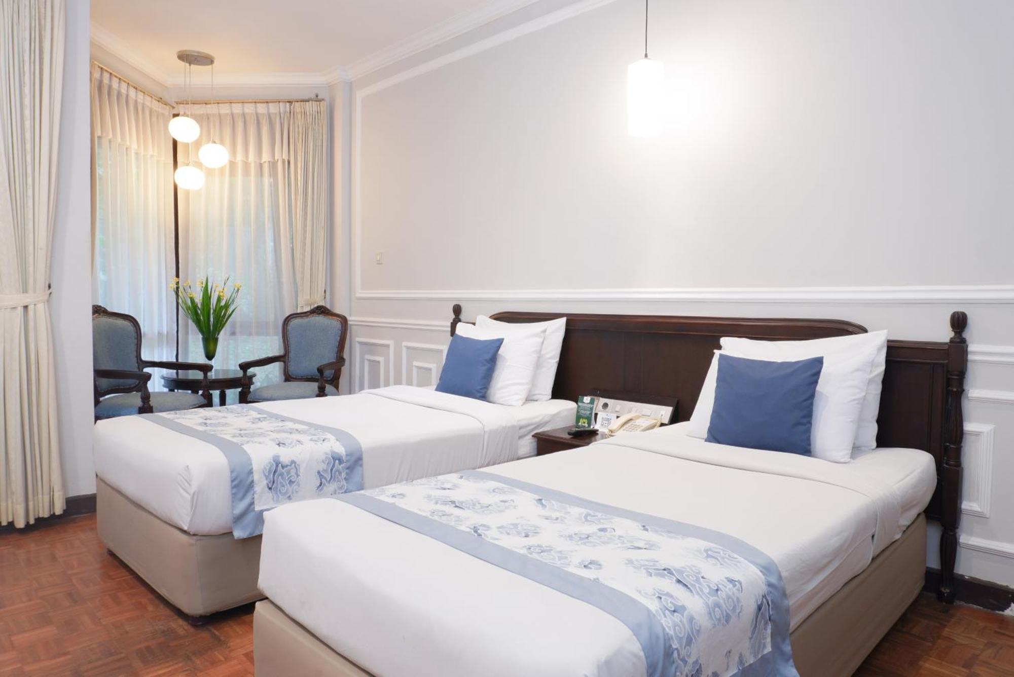 Puteri Gunung Hotel Lembang Extérieur photo