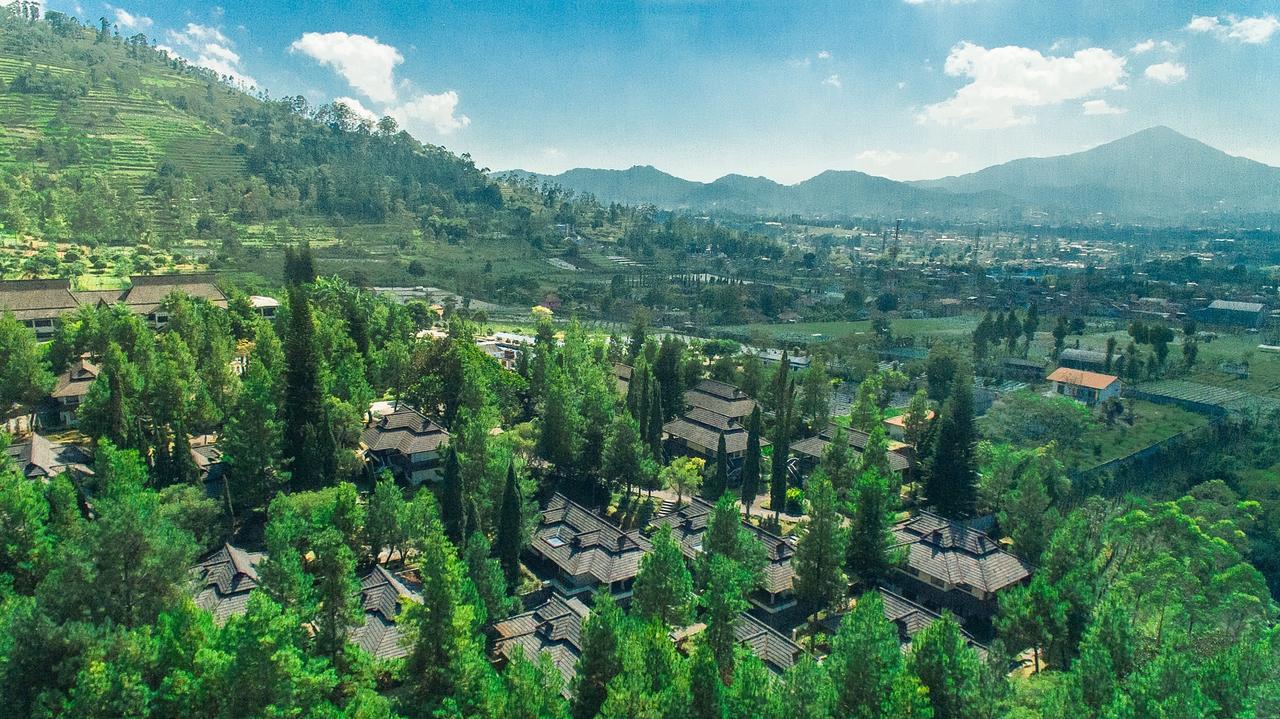 Puteri Gunung Hotel Lembang Extérieur photo