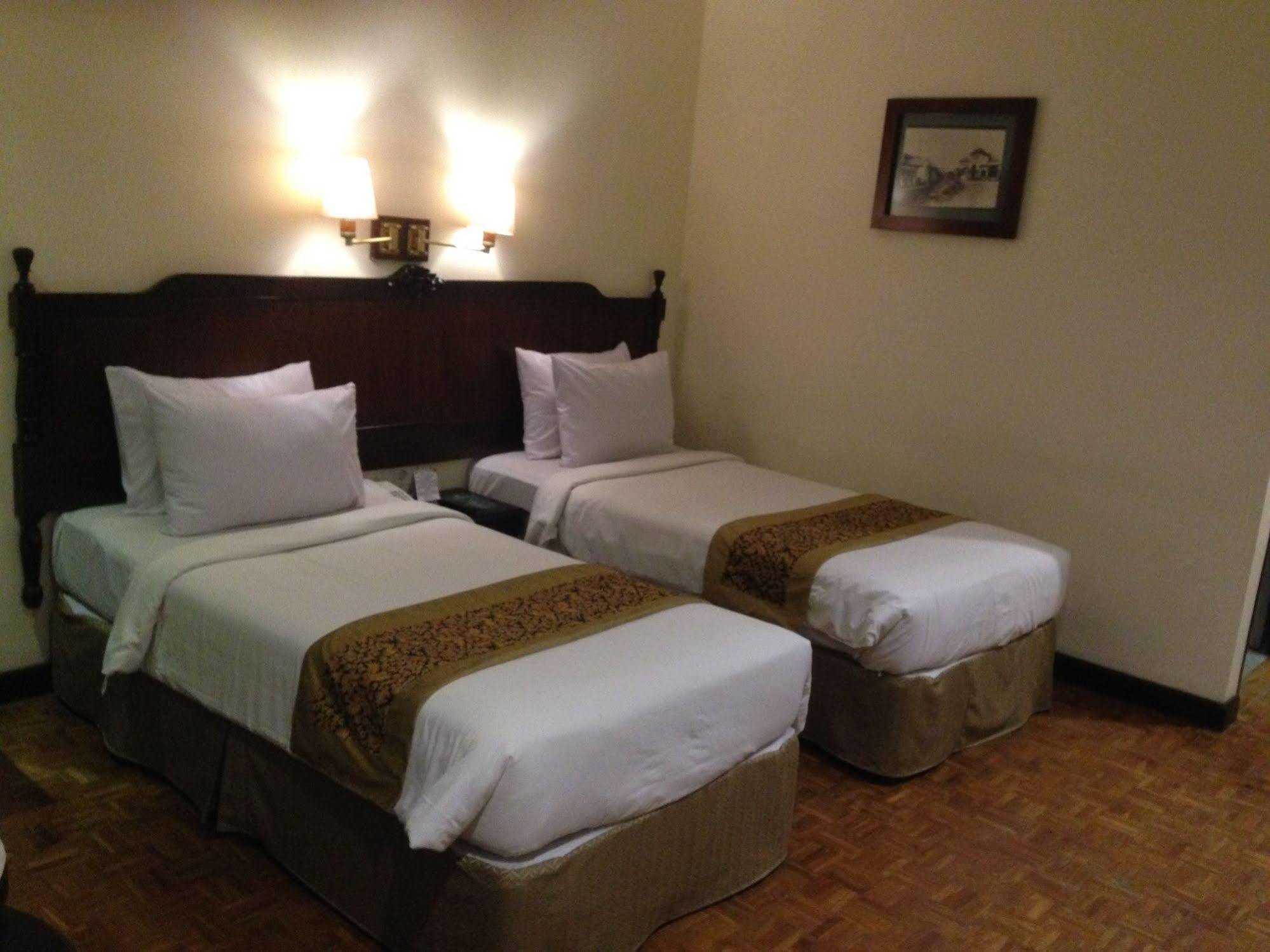 Puteri Gunung Hotel Lembang Extérieur photo