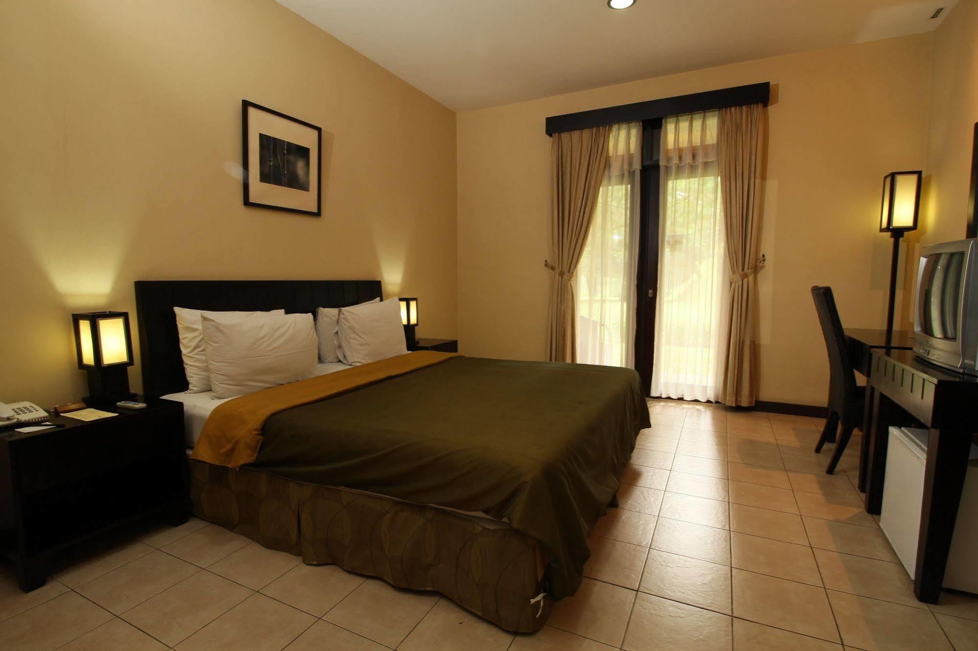 Puteri Gunung Hotel Lembang Extérieur photo