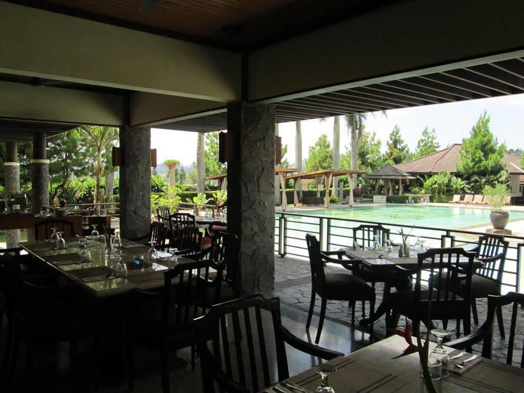 Puteri Gunung Hotel Lembang Extérieur photo